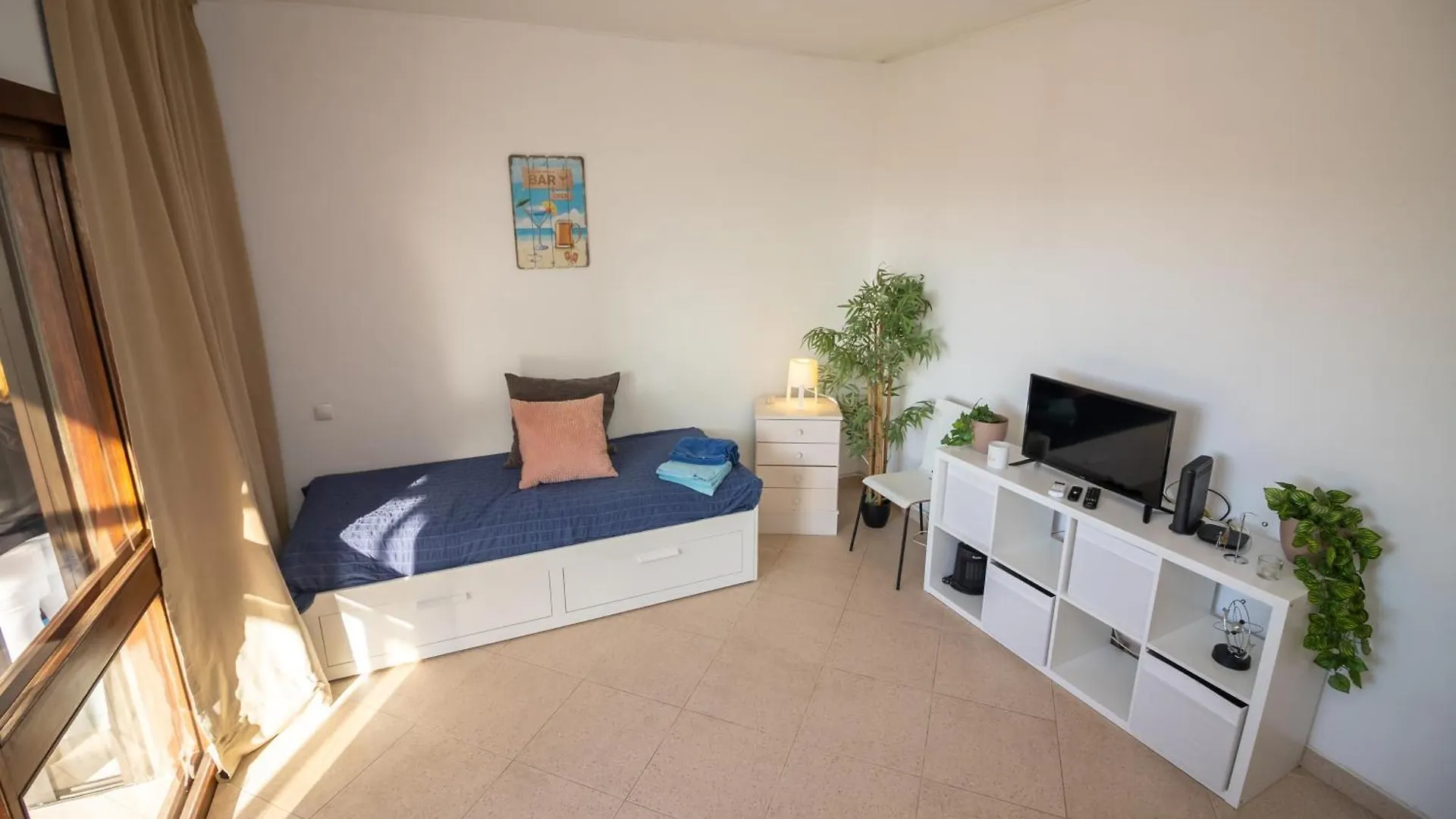 Seaview Beach Apartmento アルヴォル 0*,